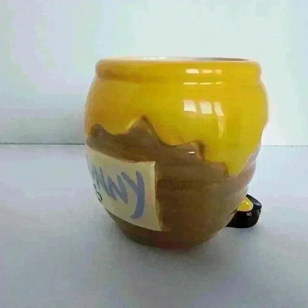 Disney Winnie the Pooh Hunny Bee Collectible Ceramic 3D Coffee Mug 23 Oz